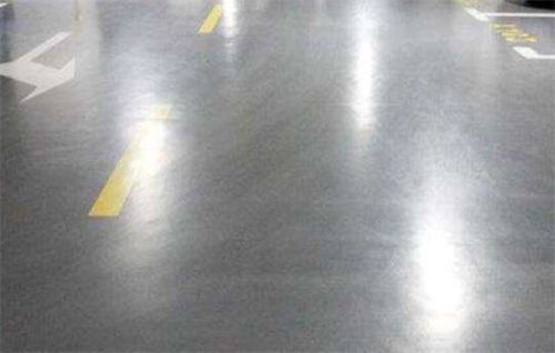 怎樣才能確保自己選的環(huán)氧地坪漆產品質量是好的,其實聞聞就行